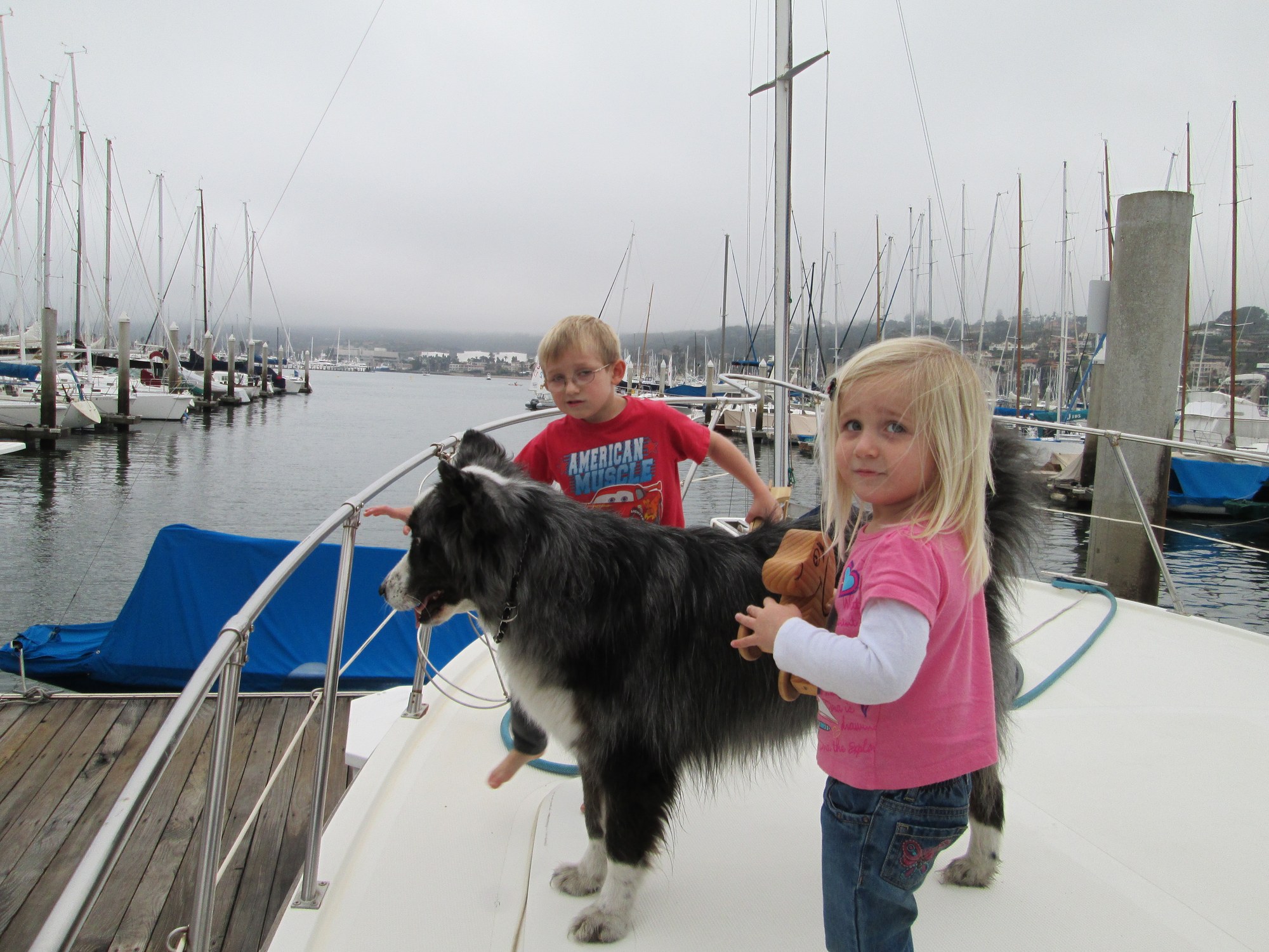 onTheBoat-jan2013-02-zach&kylie&dino